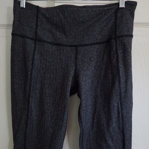 Lululemon textured high rise crops with slits